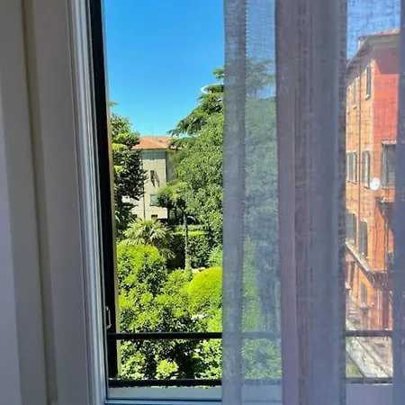 Queen Luxury * Verona